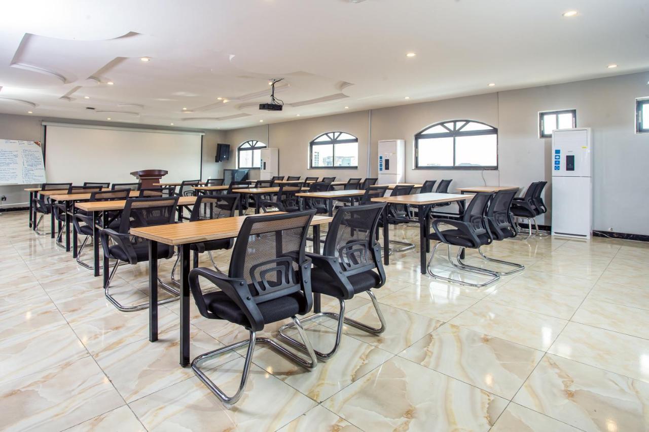 Ivy Hotel Ikeja Lagos Exterior foto